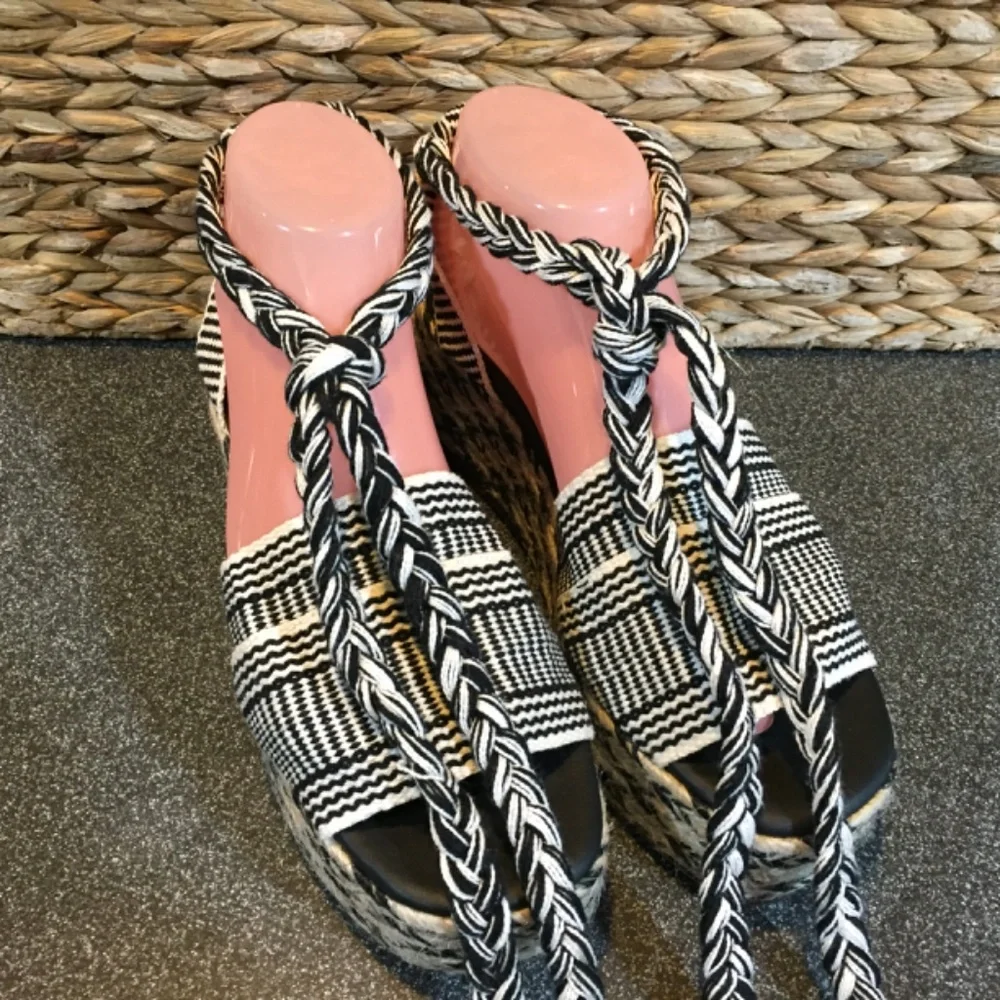 Maypol Black and White Platform Sandals